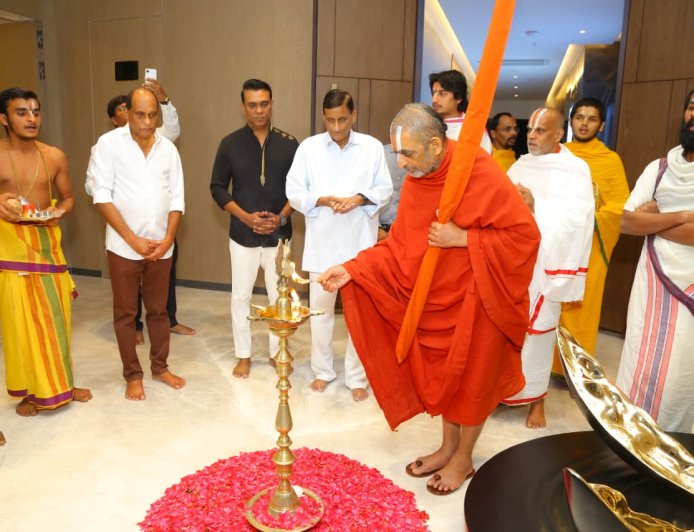 భార‌త‌దేశంలోనే అతి పెద్ద ఫ్లాట్.. హైద‌రాబాద్‌లో ఆవిష్క‌ర‌ణ‌