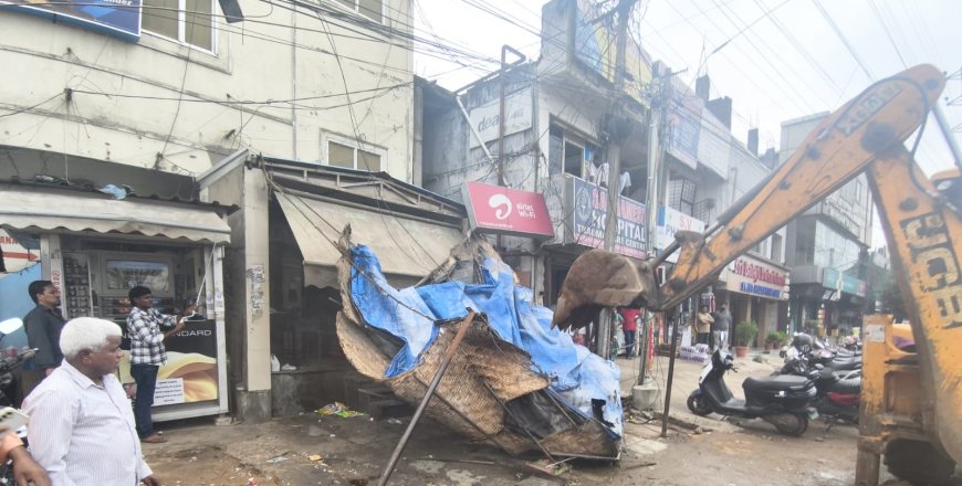 CMC Clears 506 Footpath Encroachments Across 30.29 km in City-Wide Drive